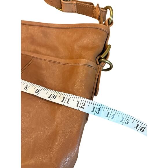 Fossil Genuine Leather Hobo Bag Brown Adjustable Strap Brass Keyhole Logo EUC - Picture 7 of 7